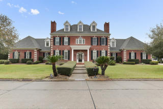 3725 Lake Michel Ct, Gretna LA  70056-8326 exterior