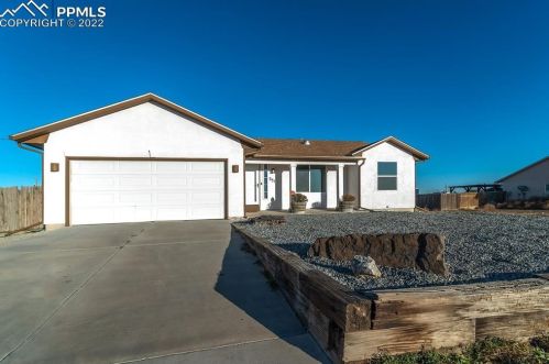 551 Boyero Ave, Pueblo, CO 81007-1001
