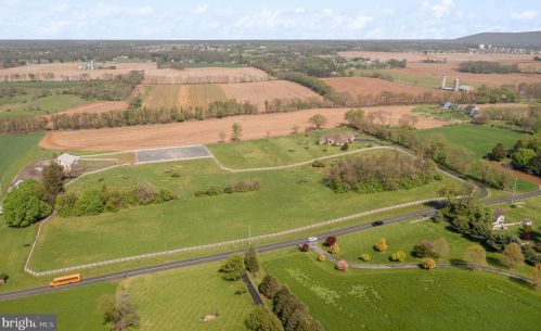 253 Bonnybrook Rd, Carlisle PA 17013-4214 exterior