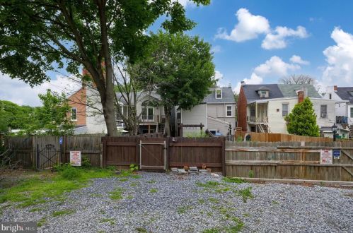 524 Orange St, Lancaster PA  17603-3665 exterior