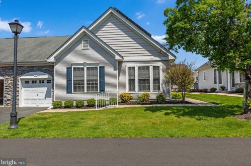 15 Mockingbird Dr, Trenton, NJ 08690-3567