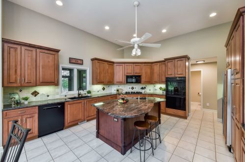 735 Ridgelawn Trl, Batavia IL  60510-8699 exterior