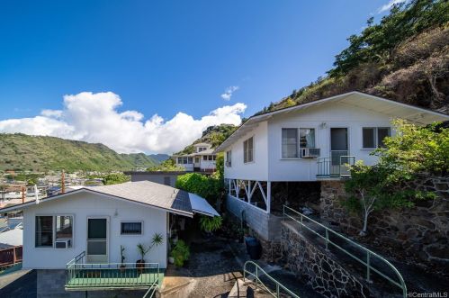 1715-B 10th Ave, Honolulu HI  96816-2849 exterior