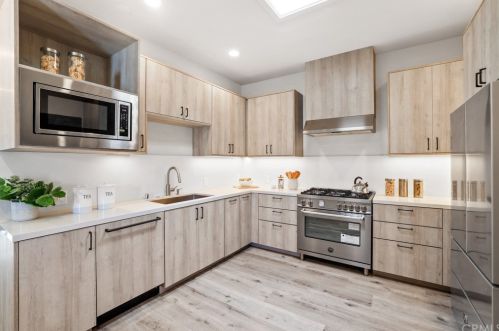 4042 Germainder Way, Irvine CA  92612-2106 exterior