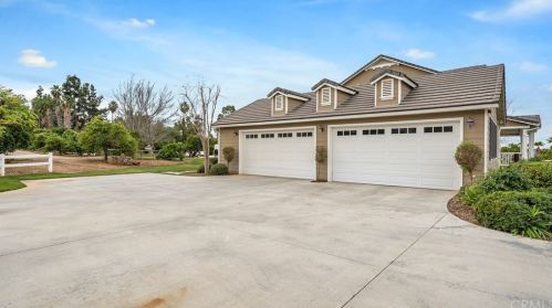 1862 Bradley St, Riverside CA 92504-5435 exterior