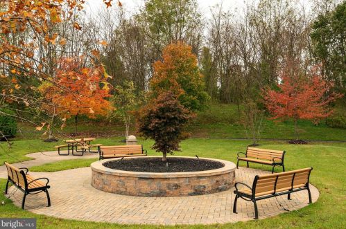 21 Kyle Way, Trenton NJ 08628-2516 exterior