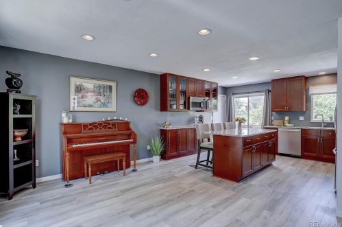 1821 Salida Cir, Denver, CO 80017-5210