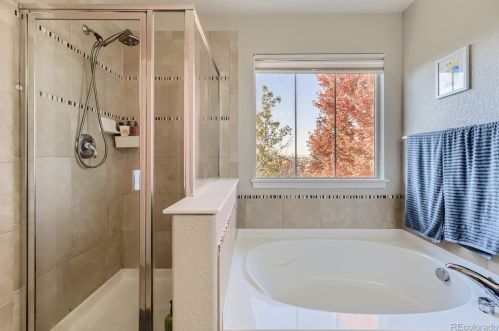 24561 Ontario Dr, Aurora CO 80016-6072 exterior