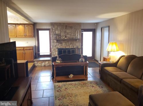 904 Forbes St, Blenheim, NJ 08012-1163