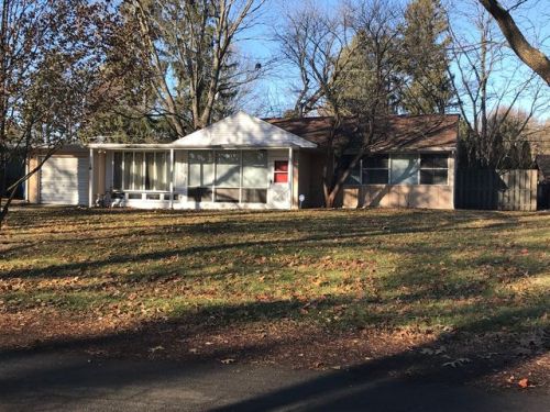 714 Ventura Rd, Champaign, IL 61820-7038
