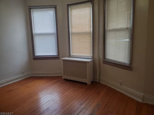 13 Spring St, Bloomfield, NJ 07003-3617