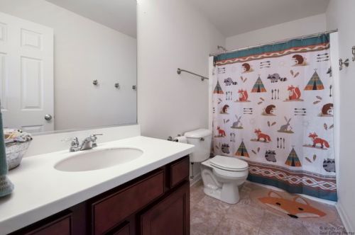 1550 Bristol Dr, Pingree Grove IL  60140-9038 exterior