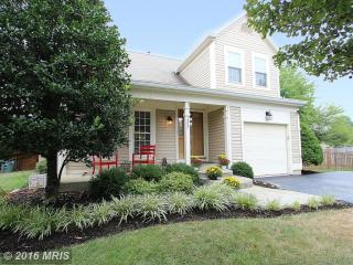 1357 Cassia St, Herndon, VA 20170-2557