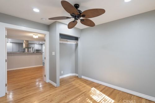 3300 Montrose Ave, Glendale CA 91214-3341 exterior