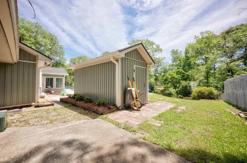 102 Chimney Pl, Warner Robins GA  31088-6523 exterior