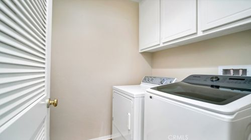 21 Salton, Irvine CA  92602-2425 exterior