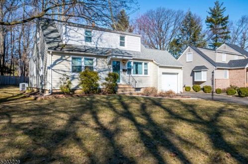 23 Roselle Ave, Cranford, NJ 07016-2573