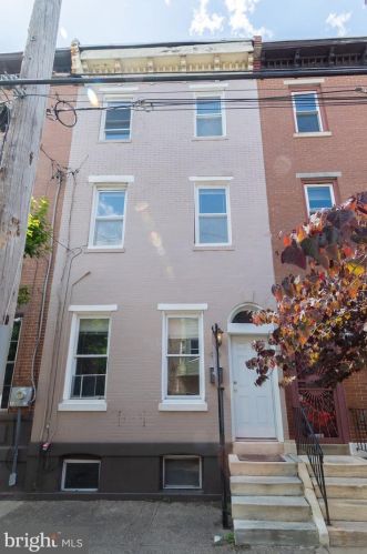 928 18th St, Philadelphia, PA 19130-1503