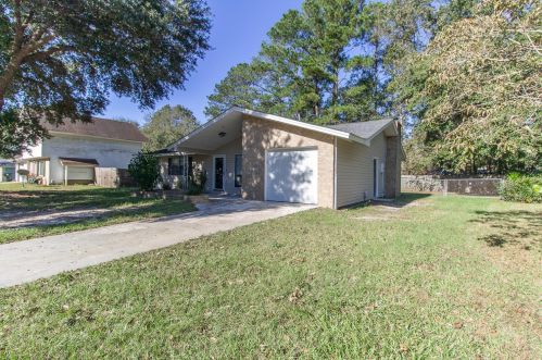 208 Kentucky Dr, Ladson SC  29456-3281 exterior