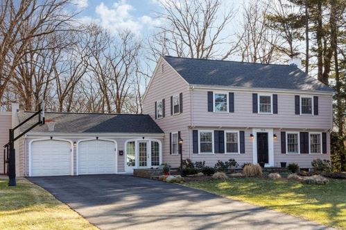 258 Highland Ave, Warwick, RI 02886-9432