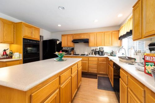 1352 Granite Springs Dr, Chula Vista CA  91915-1540 exterior
