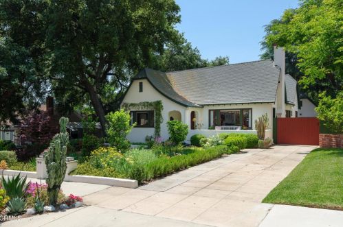 2549 Highland Ave, Altadena, CA 91001-2552