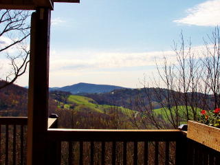 672 Algonquin Dr, Boone, NC 28607-6474
