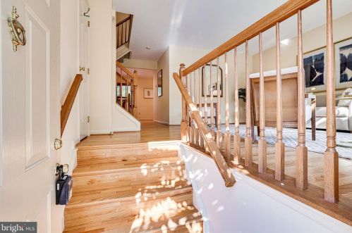 509 Herndon Woods Ct, Herndon VA  20170-5135 exterior
