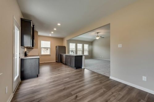 204 Lakeridge Dr, Princeton TX  75407-4828 exterior