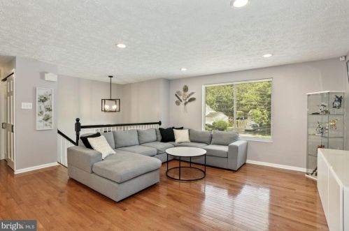 5808 Heming Ave, Springfield VA  22151-2716 exterior