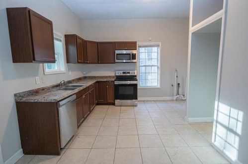 2844 Browntown Rd, Atlanta, GA 30318-3373