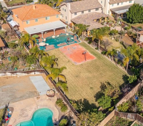 11440 Arizona Ave, Riverside CA  92503-8811 exterior