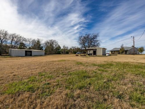 1256 Kentucky Town Rd, Whitewright TX 75491-3502 exterior