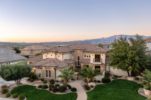 243 Clearwater Dr, Washington, UT 84780-2535