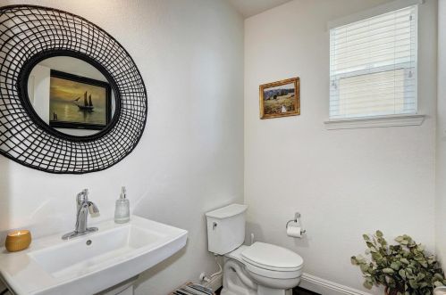 9979 Asilomar Ln, Elk Grove CA  95757-2549 exterior