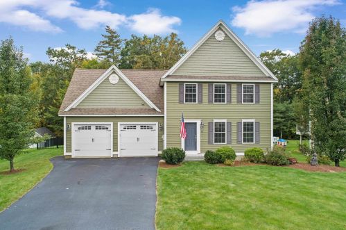 32 Fieldstone Dr, Goffstown, NH 03045-4400