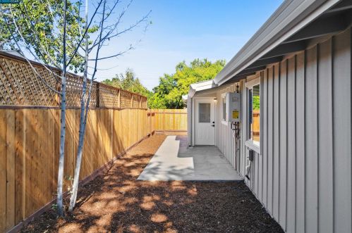 3407 Moretti Dr, Concord CA  94519-2049 exterior