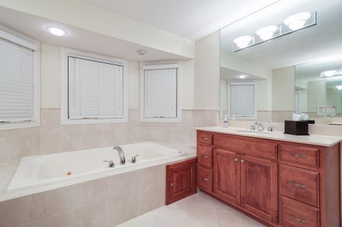 1425 Country Ln, Bannockburn IL  60015-4746 exterior