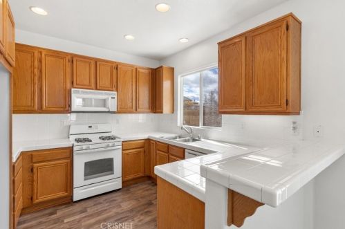 44015 Moccasin Pl, Lancaster CA  93536-6857 exterior