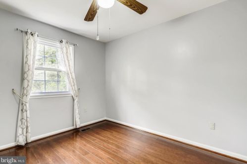 9270 Sprucewood Rd, Springfield VA  22015-3559 exterior