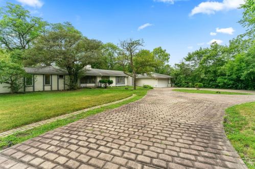 1642 Holbrook Rd, Homewood, IL 60422-1648