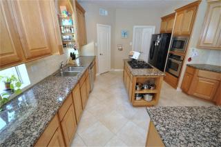 6119 Ballina Canyon Ln, Houston TX  77041-6026 exterior