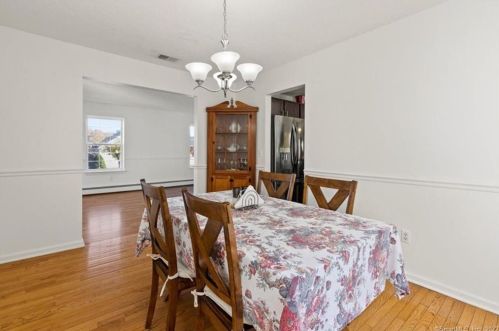 65 Wynd Ter, Middletown CT  06457-8729 exterior