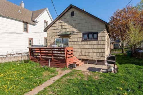986 4th St, Saint Paul MN  55106-5209 exterior