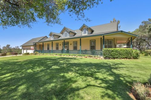7290 White Oak Ln, Browns Valley, CA 95918-9673