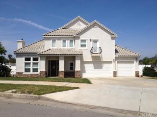 316 Silvertree Ln, Redlands, CA 92374-5600
