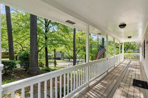 5122 Waterford Dr, Mableton, GA 30126-1743