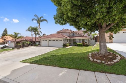 8512 Rosemary Dr, Riverside, CA 92508-2920