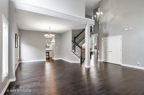 2232 Stowe Cir, Naperville, IL 60564-8456