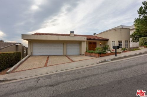 3334 Oakmont View Dr, Glendale CA  91208-1158 exterior